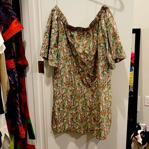 Off the should dress dress with pockets.